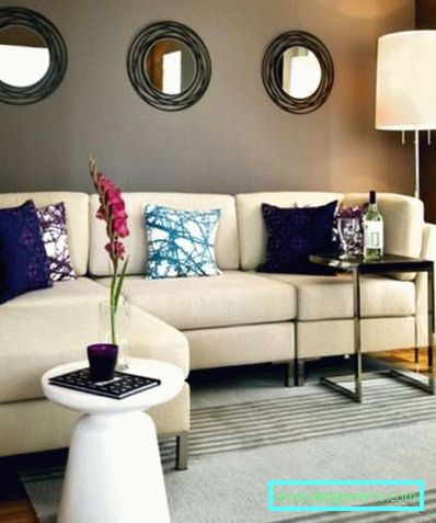Narożna sofa w salonie - przykłady zdjęć i metody umieszczania