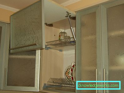 Instalacja podnośnika gazowego do szafki kuchennej Instalacja podnośnika gazowego do szafki kuchennej