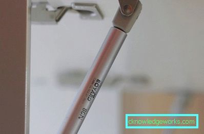 Instalacja podnośnika gazowego do szafki kuchennej Instalacja podnośnika gazowego do szafki kuchennej